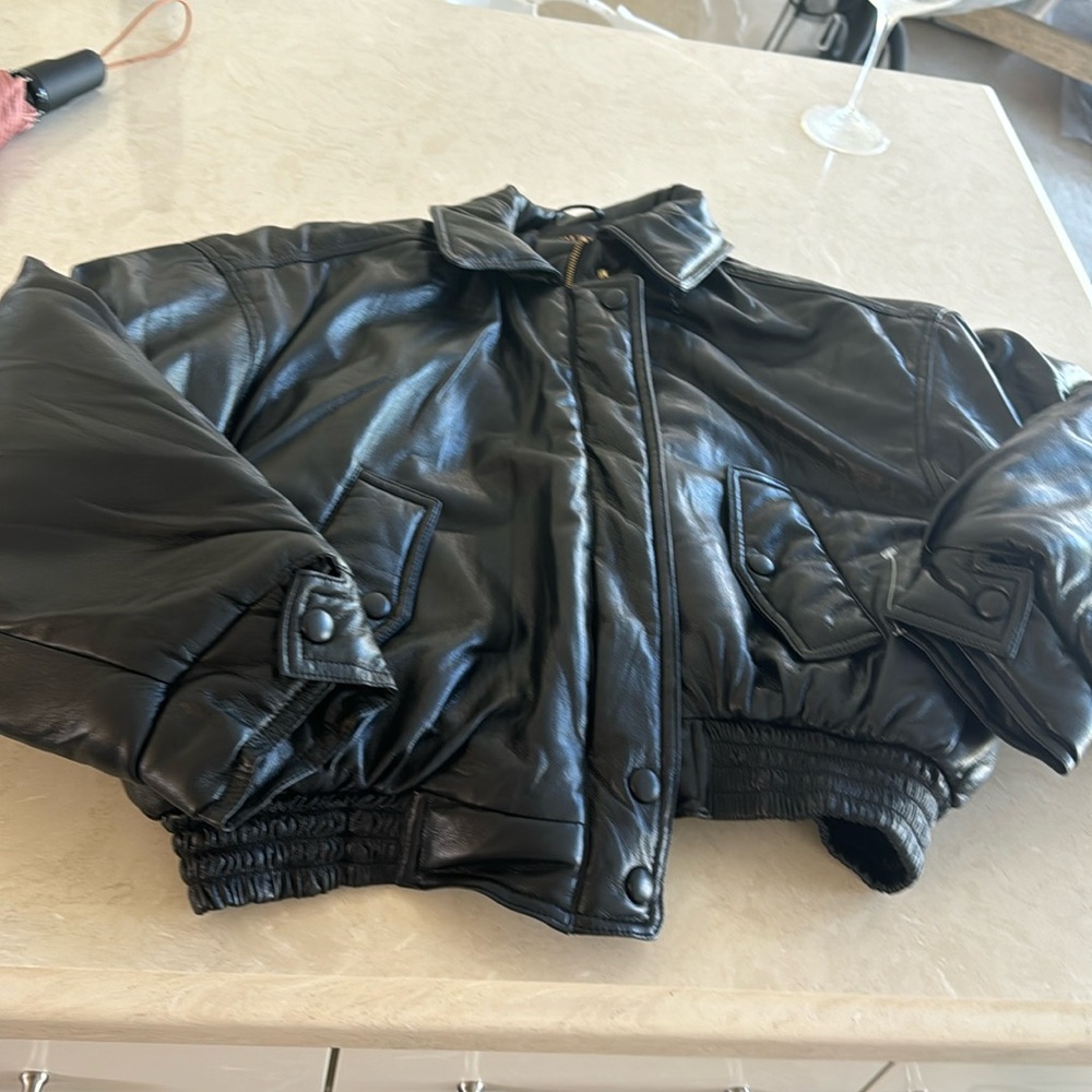 GOOD QUALITY LEATHER JACKET FOR SALE